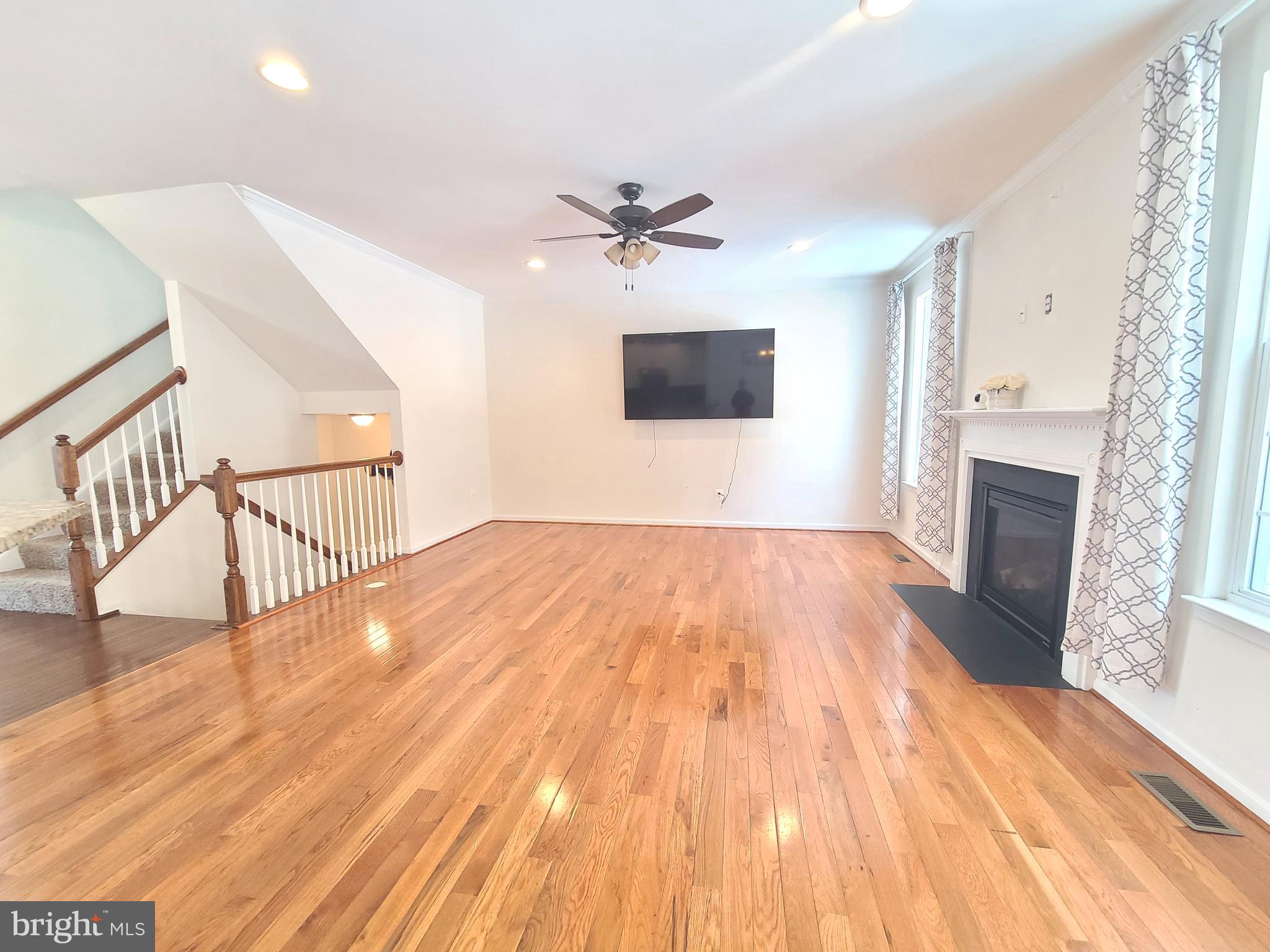 3519 Eagle Ridge Drive Woodbridge, VA 22191 - Photo 13 of 54 Family room