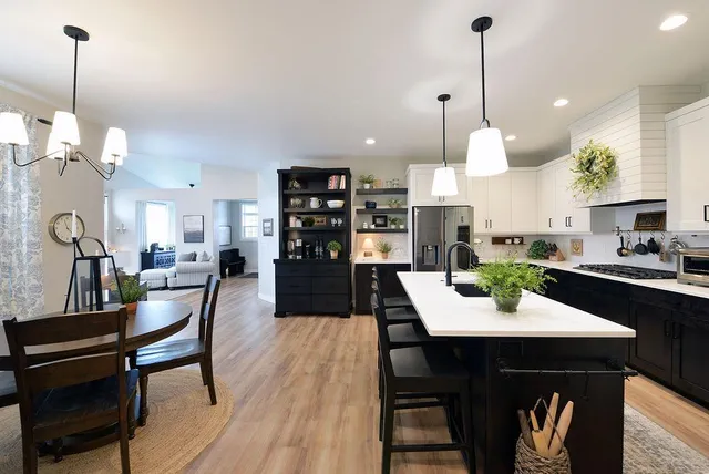 $699,900 | 4078 49th Avenue South, Fargo, ND 58104