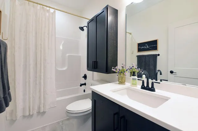 $699,900 | 4078 49th Avenue South, Fargo, ND 58104