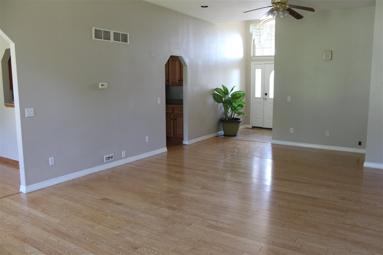 125 South Alamando Road Shepherd, MI 48883 - Photo 8 of 26 1890467-7.JPG
