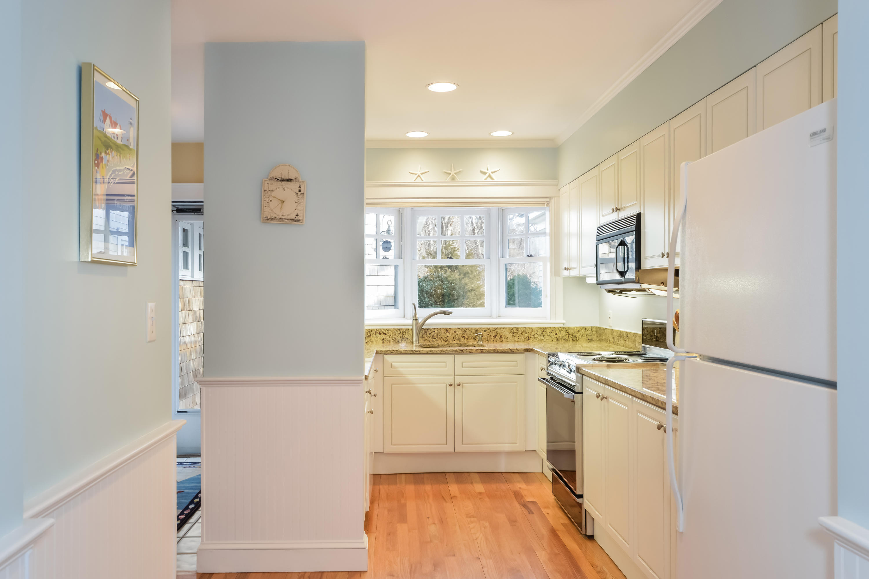 33 Cape Codder Road, Unit B Falmouth, MA 02540 - Photo 15 of 32 018-Kitchen-5499539-large