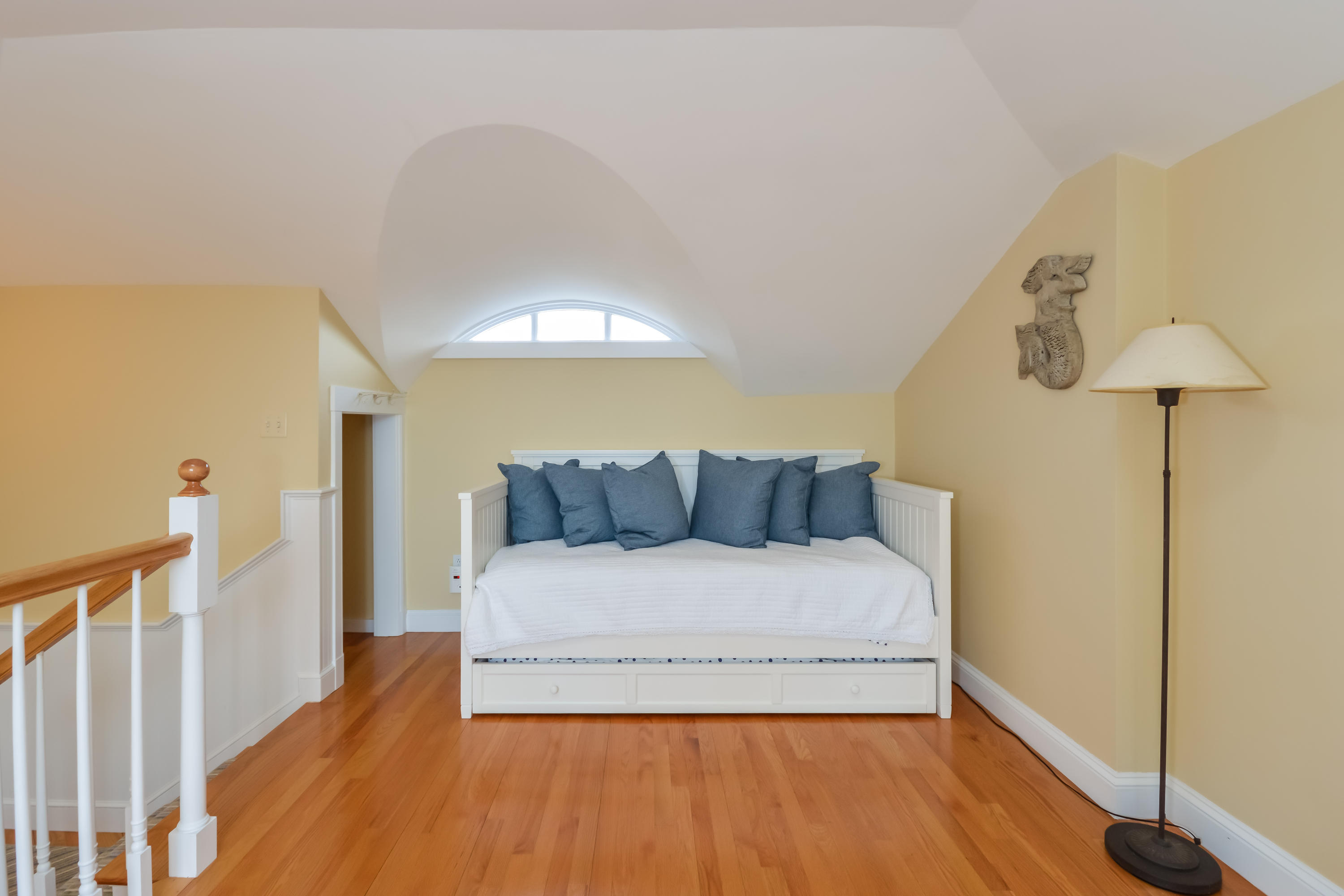 33 Cape Codder Road, Unit B Falmouth, MA 02540 - Photo 22 of 32 026-Sitting_Room-5499562-large