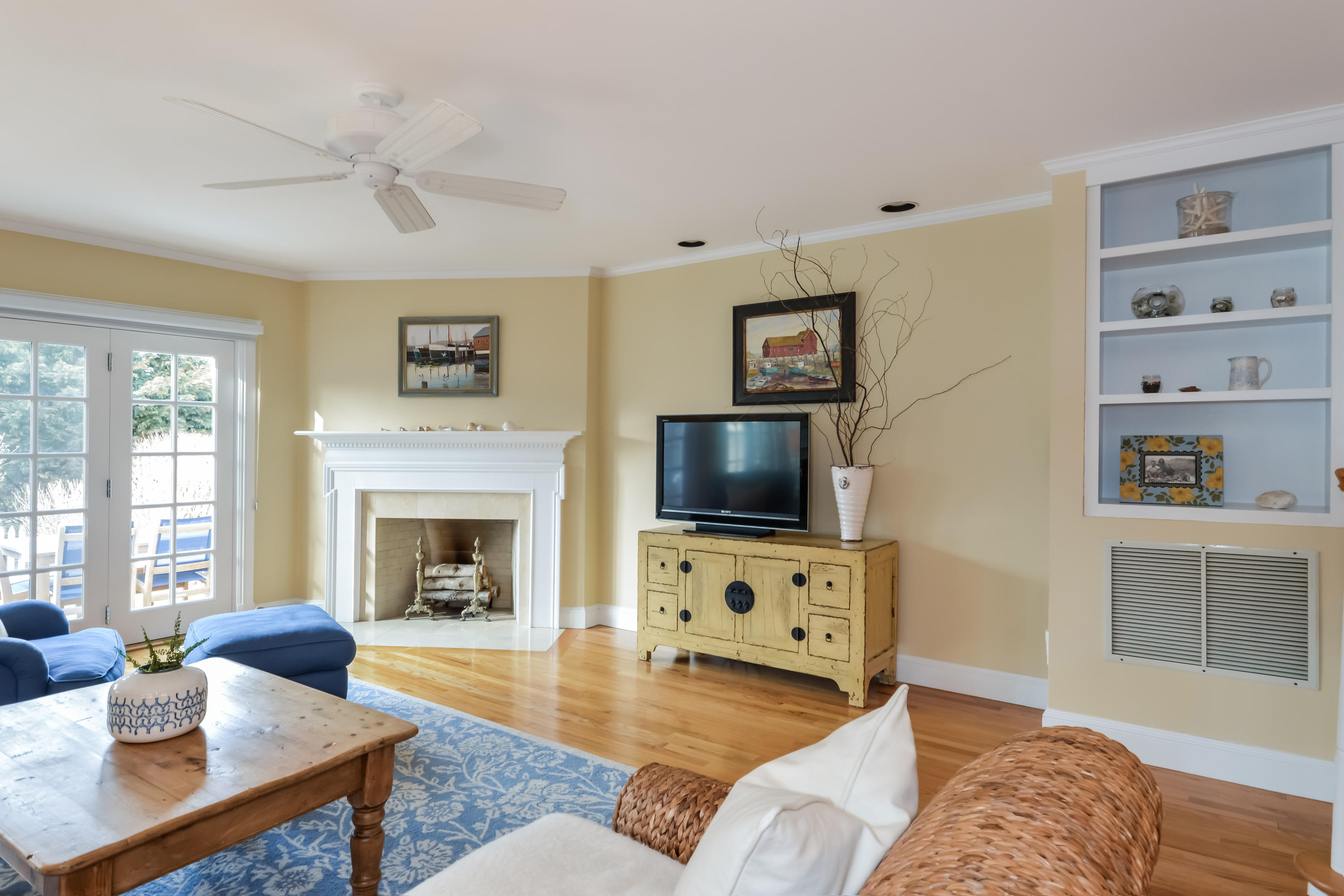 33 Cape Codder Road, Unit B Falmouth, MA 02540 - Photo 8 of 32 011-Living_Room-5499537-large