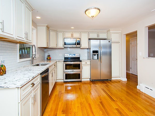 24 Rando Lane Waltham, MA 02451 - Photo 4 of 29 Gallery Image 4