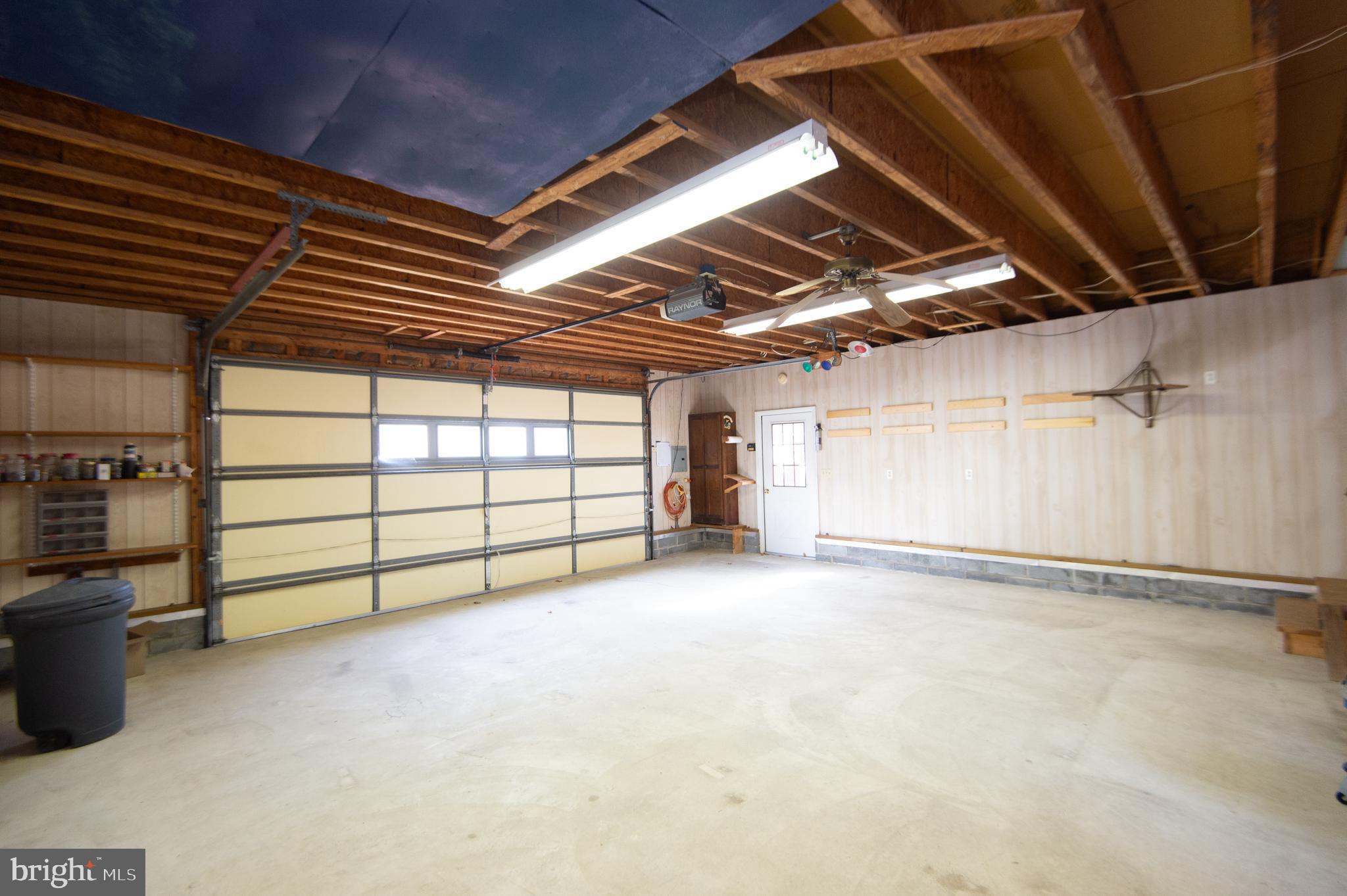 409 Bayly Avenue Cambridge, MD 21613 - Photo 44 of 54 a view of a garage