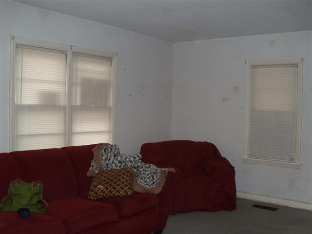 1907 South Sievers Road Vincennes, IN 47591 - Photo 3 of 5