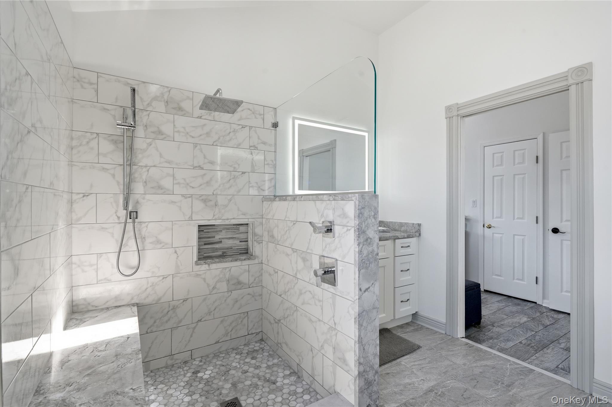35 Redfield Road Island Park, NY 11558 - Photo 31 of 50 Bathroom #4-(Third Level)Primary Ensuite