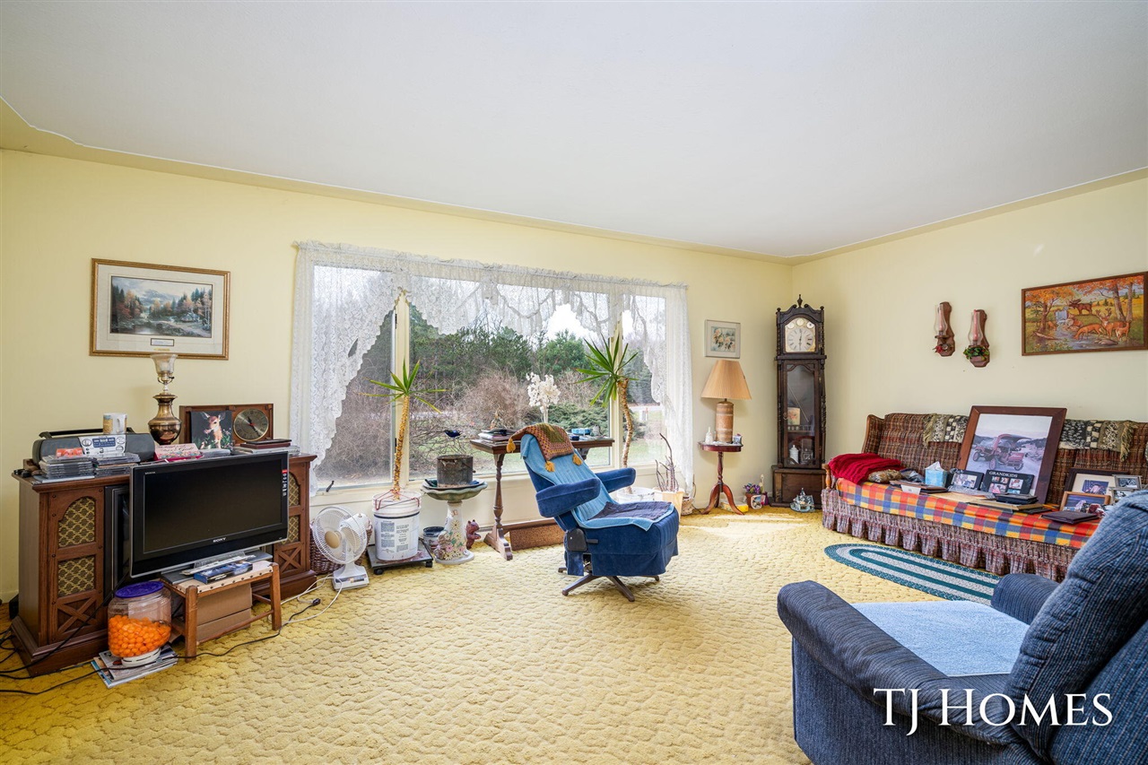 5818 East Sternberg Road Fruitport, MI 49415 - Photo 7 of 45
