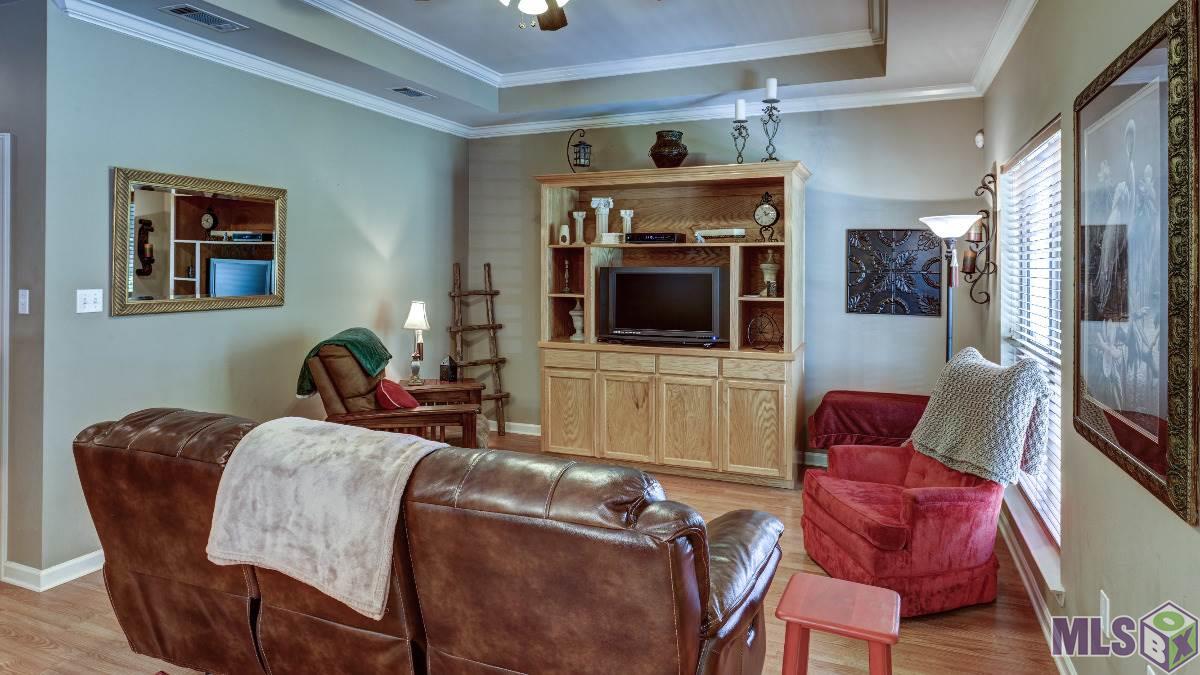 34773 Clinton Allen Road Denham Springs, LA 70706 - Photo 12 of 21 Livingroom