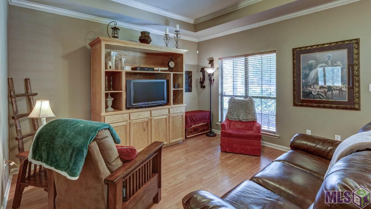 34773 Clinton Allen Road Denham Springs, LA 70706 - Photo 13 of 21 Livingroom