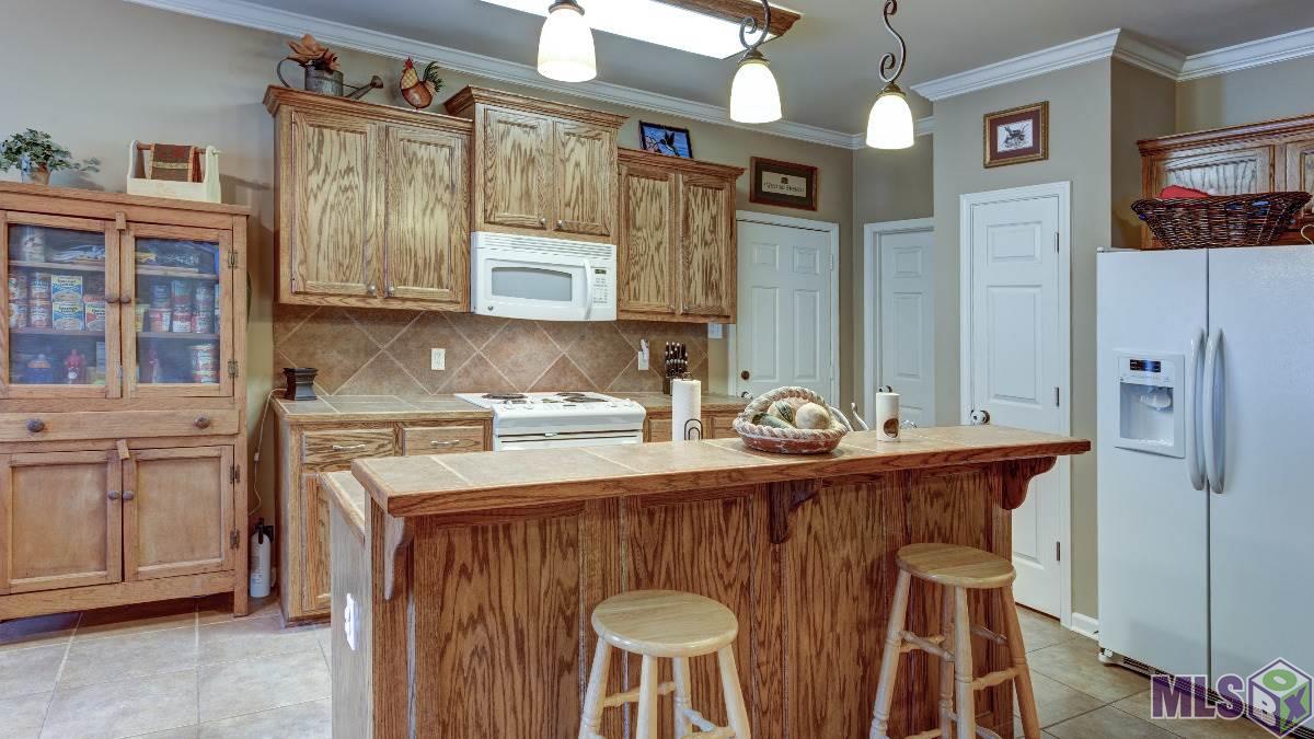 34773 Clinton Allen Road Denham Springs, LA 70706 - Photo 7 of 21 Kitchen