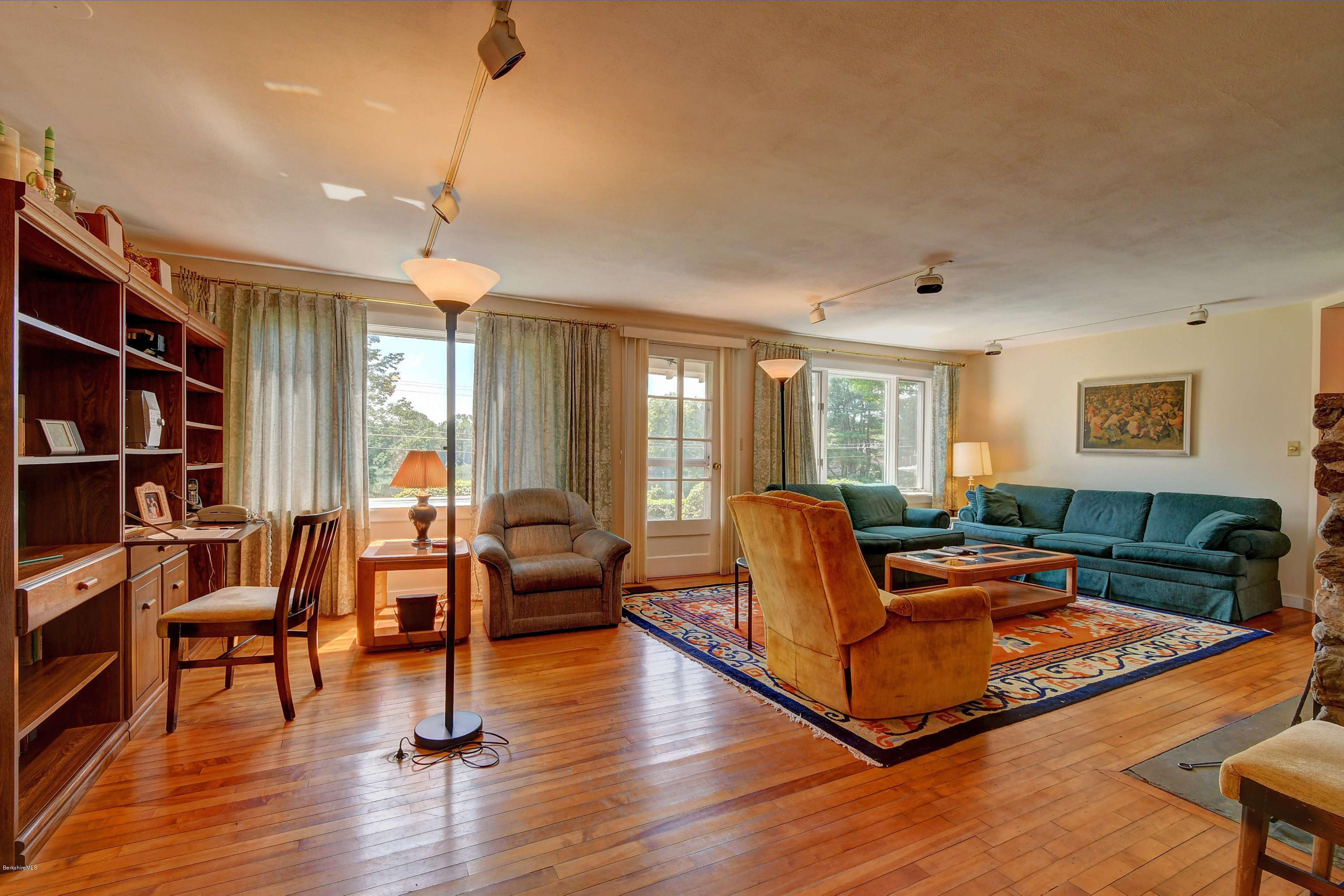 204 South Undermountain Road Sheffield, MA 01257 - Photo 11 of 39 2003 Living Room