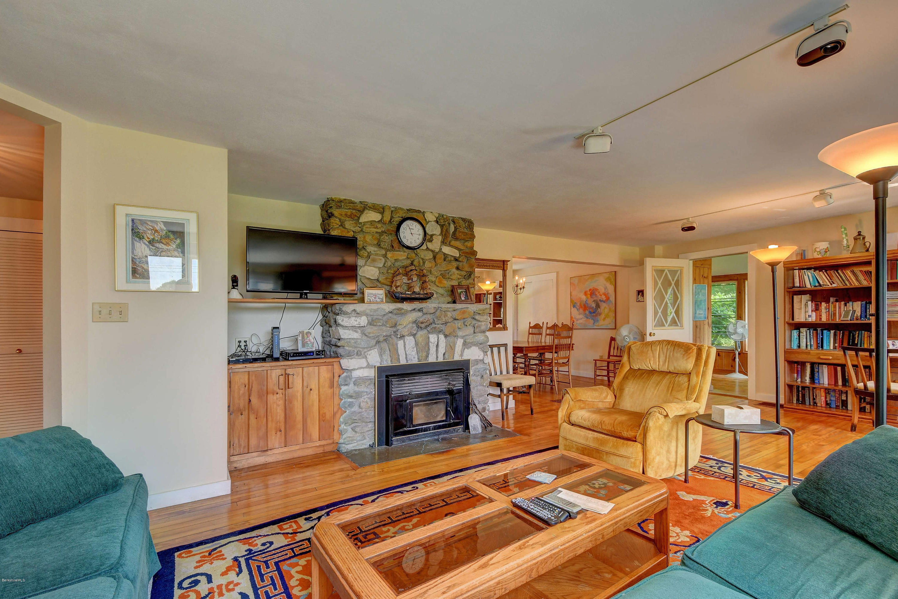 204 South Undermountain Road Sheffield, MA 01257 - Photo 12 of 39 2005 Living Room
