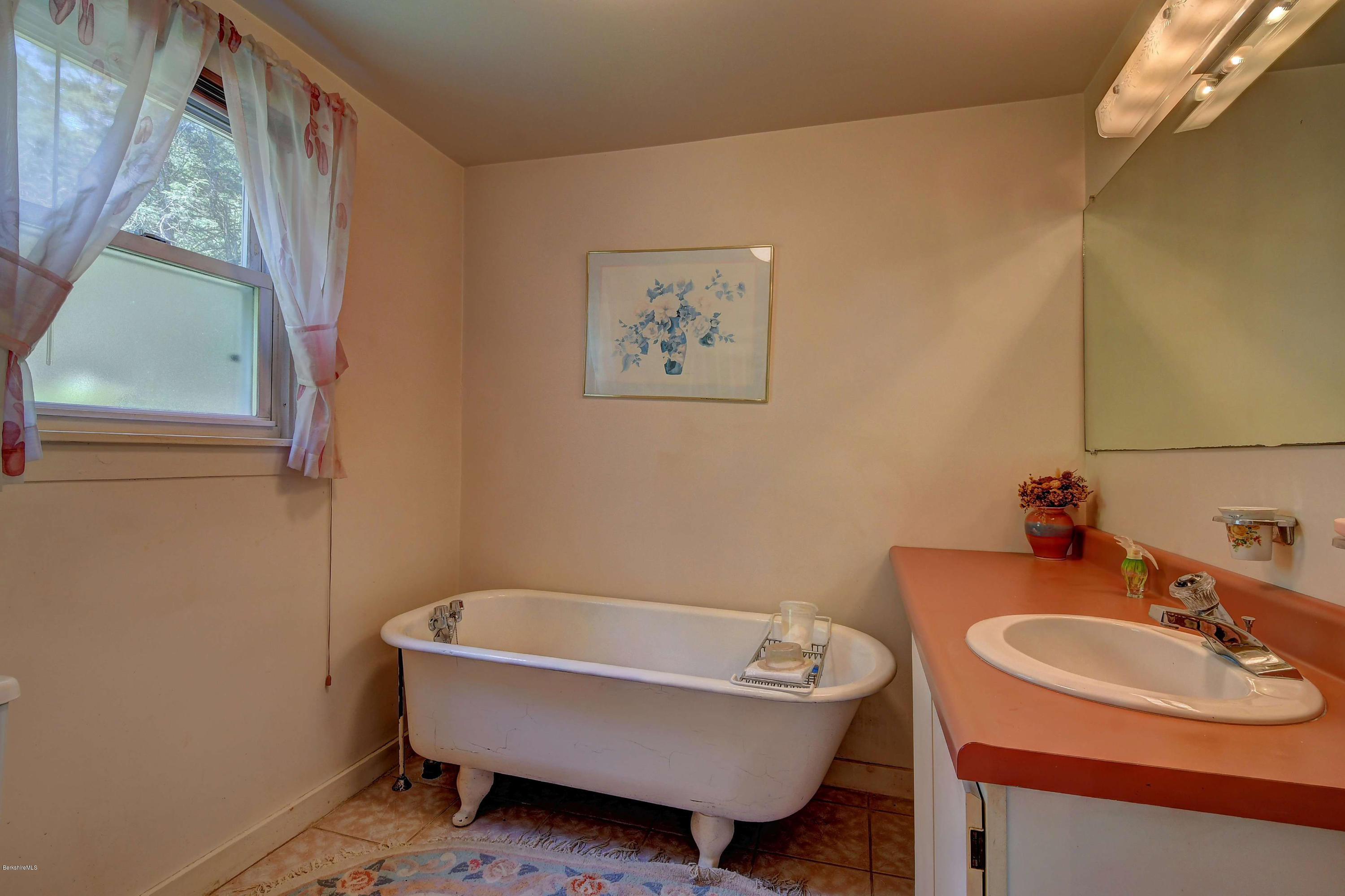 204 South Undermountain Road Sheffield, MA 01257 - Photo 20 of 39 2512 Bathroom