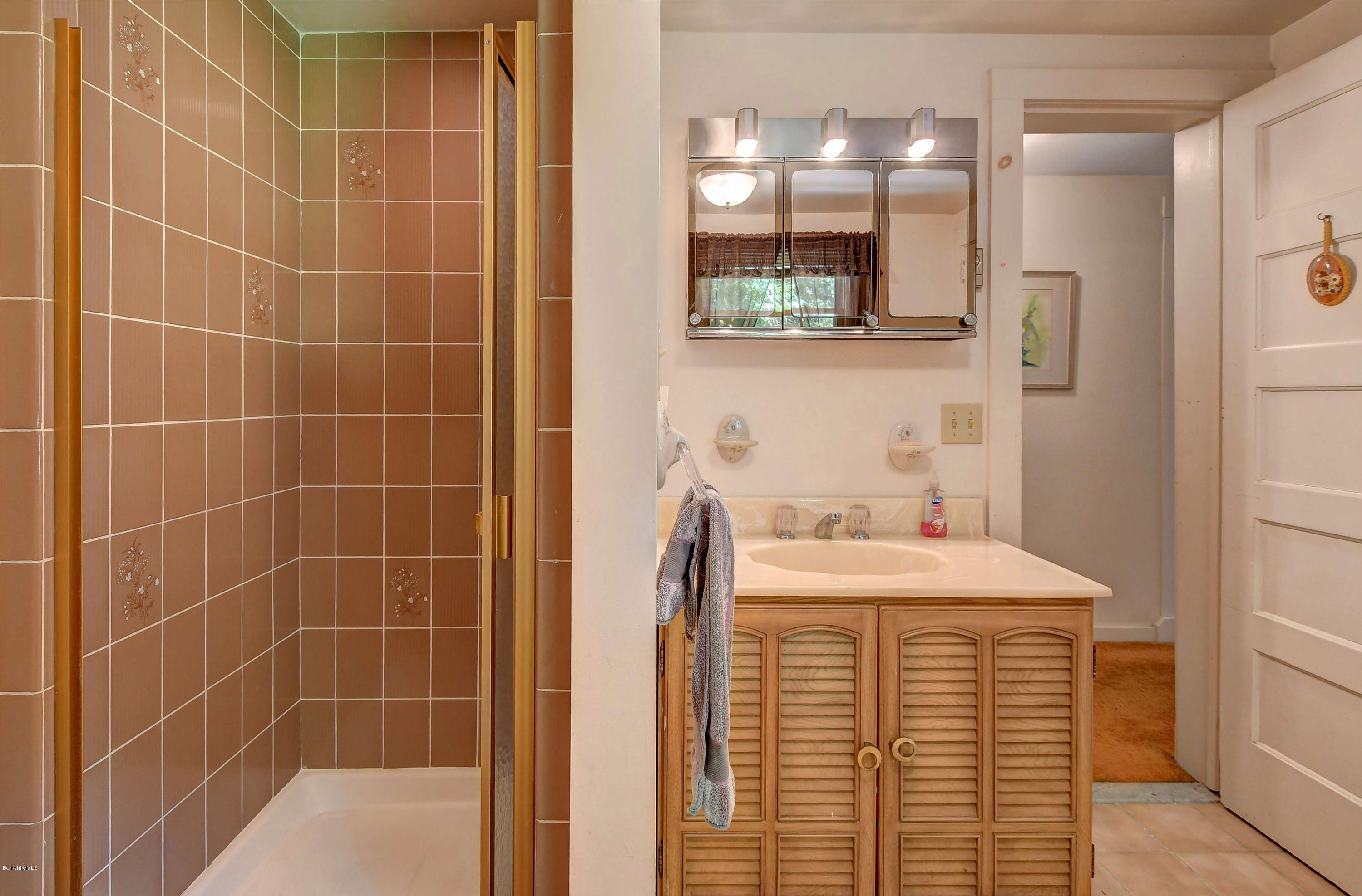 204 South Undermountain Road Sheffield, MA 01257 - Photo 29 of 39 3204 2nd Floor Bathroom