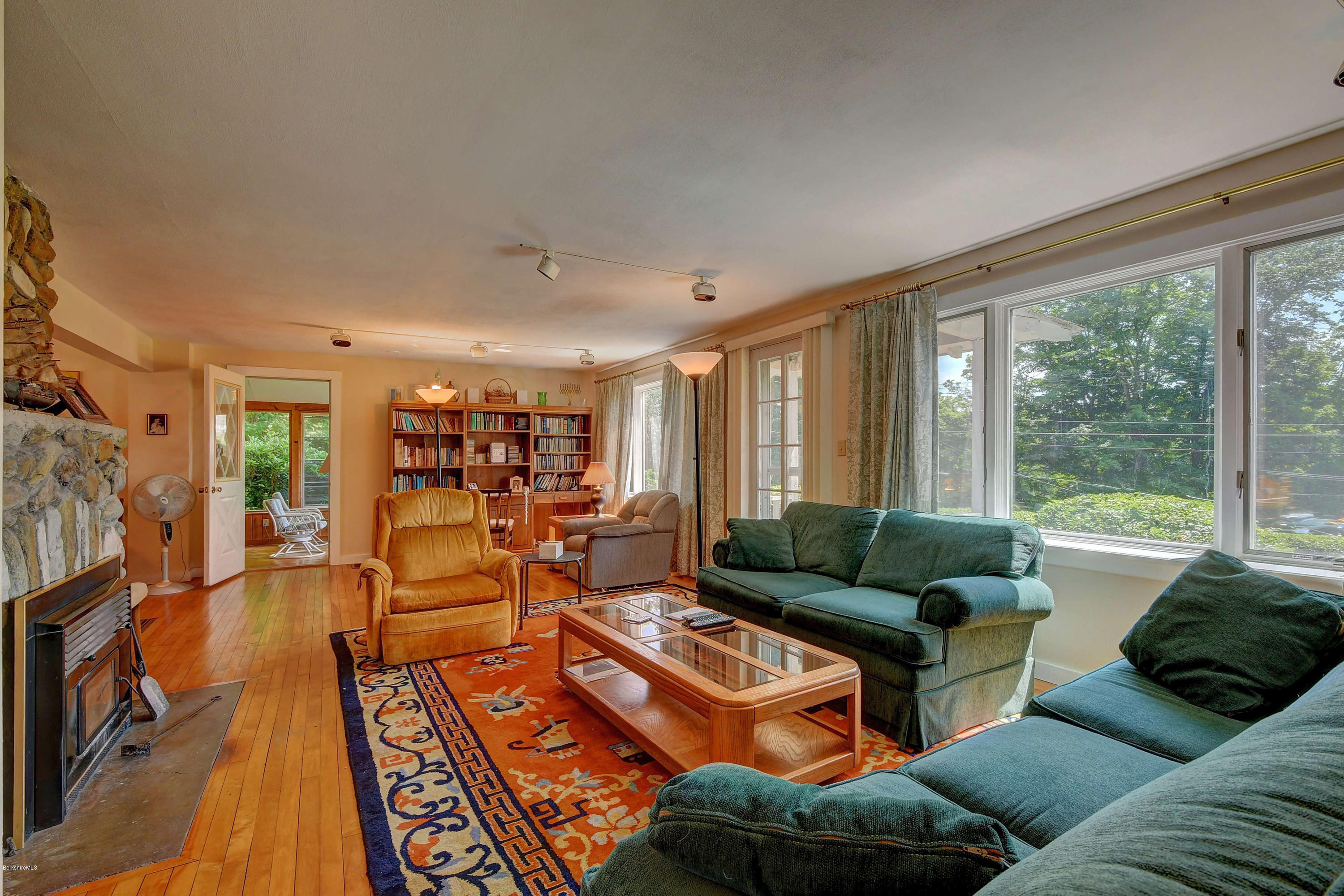 204 South Undermountain Road Sheffield, MA 01257 - Photo 9 of 39 2000 Living Room