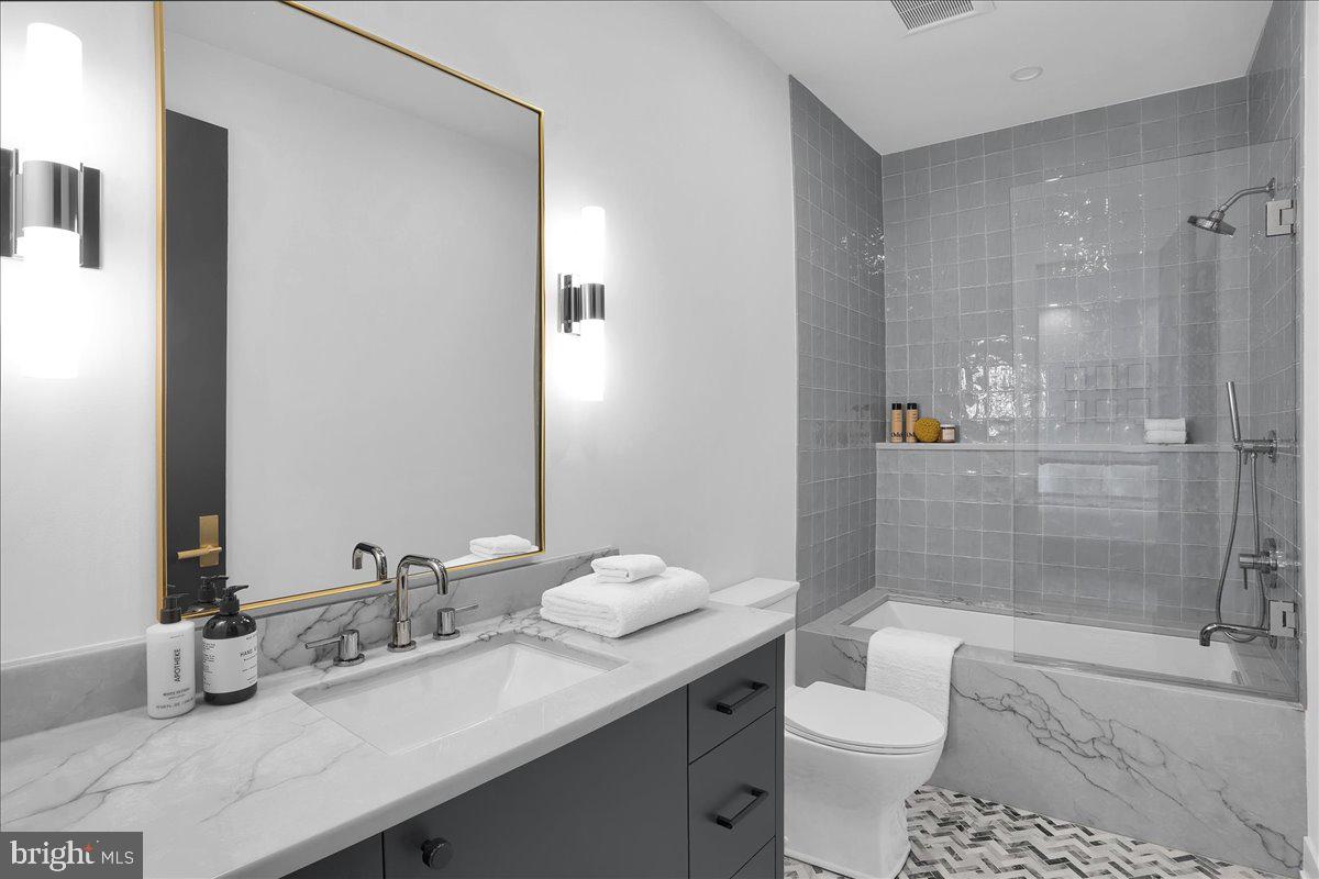 130 North Main Street, Unit A New Hope, PA 18938 - Photo 20 of 55 First Floor bedroom suite bath