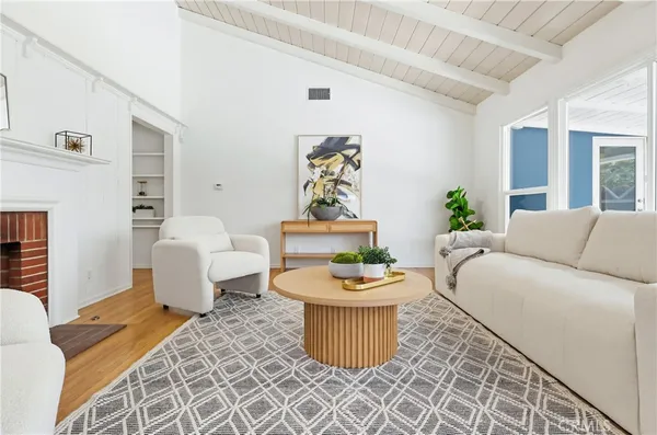 $1,298,000 | 13036 Magnolia Boulevard, Sherman Oaks, CA 91423