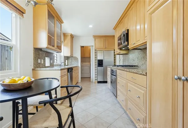 $1,298,000 | 13036 Magnolia Boulevard, Sherman Oaks, CA 91423