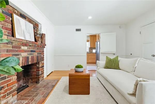 $1,298,000 | 13036 Magnolia Boulevard, Sherman Oaks, CA 91423