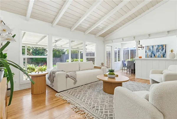 $1,298,000 | 13036 Magnolia Boulevard, Sherman Oaks, CA 91423