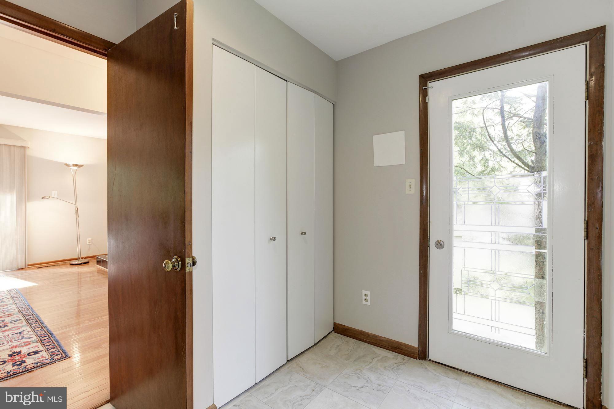 6627 Old Chesterbrook Road McLean, VA 22101 - Photo 15 of 28 Laundry room/Mud room
