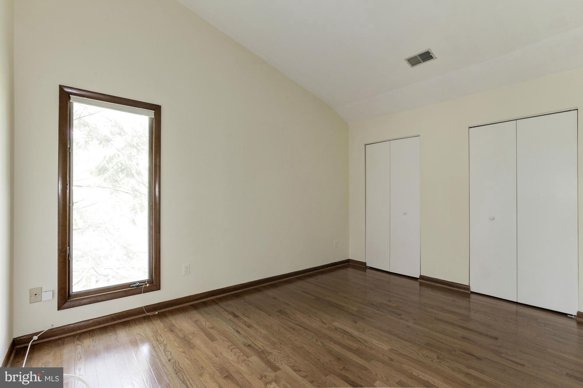 6627 Old Chesterbrook Road McLean, VA 22101 - Photo 20 of 28 Bedroom3