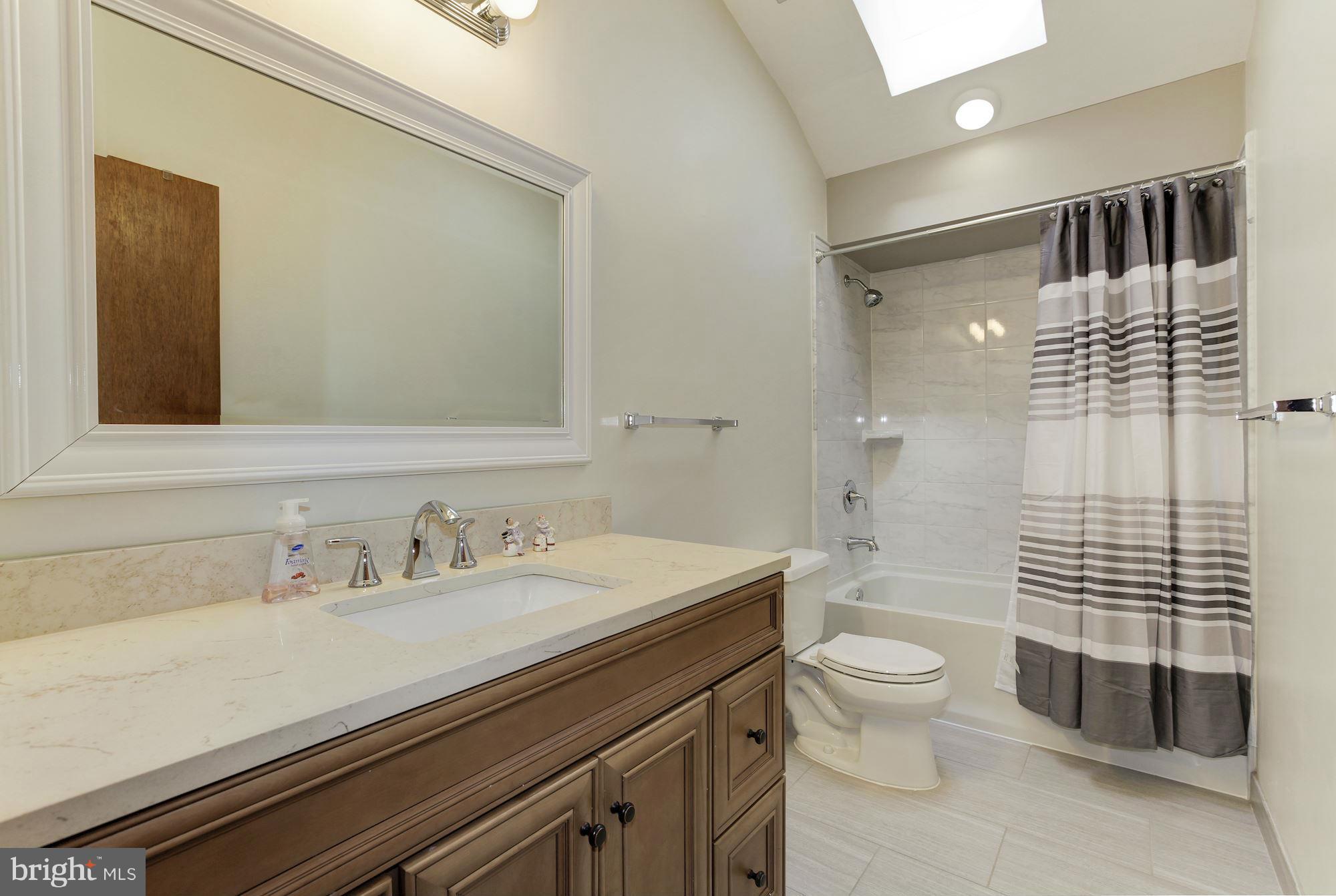 6627 Old Chesterbrook Road McLean, VA 22101 - Photo 22 of 28 Hall Bathroom