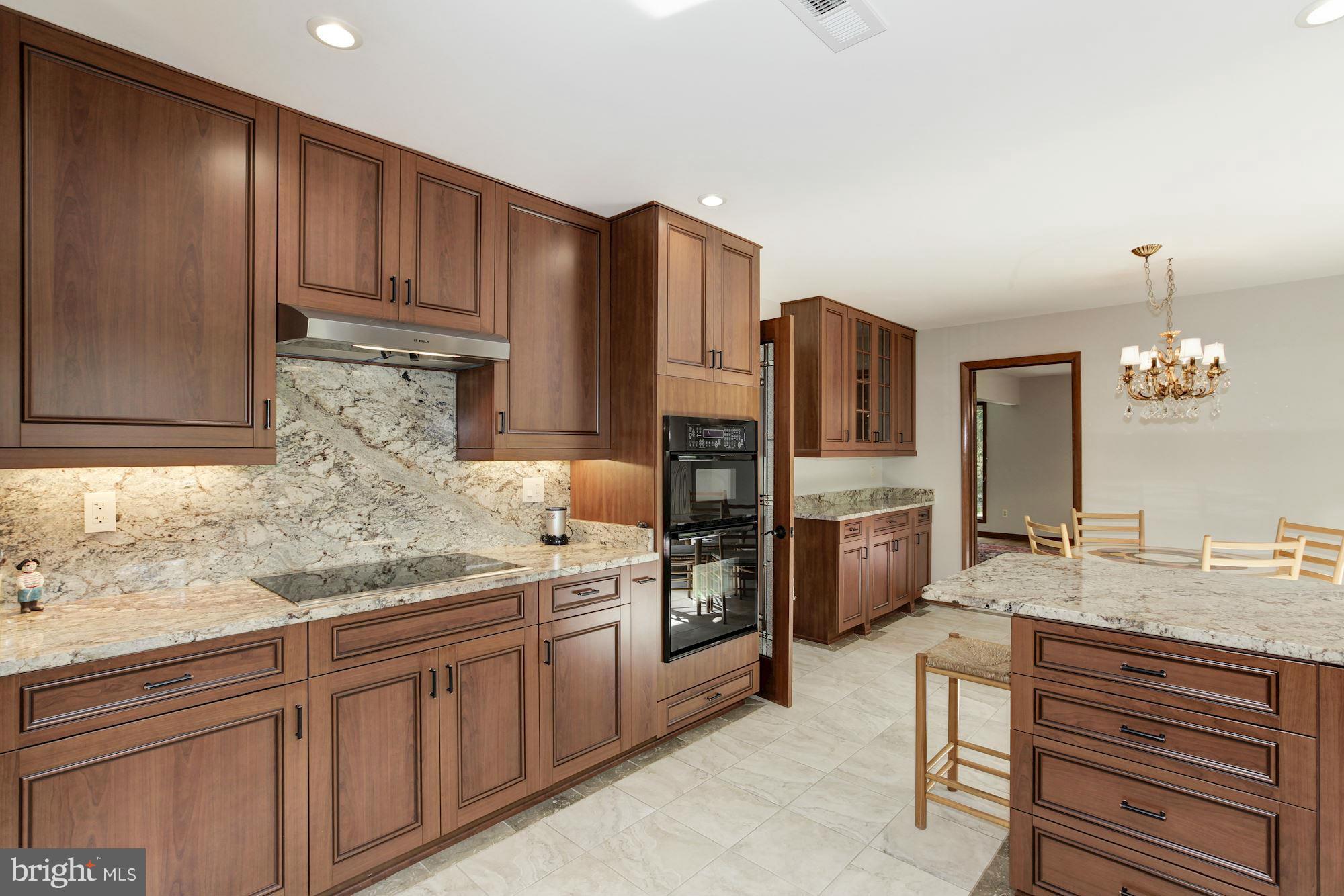 6627 Old Chesterbrook Road McLean, VA 22101 - Photo 9 of 28 Kitchen