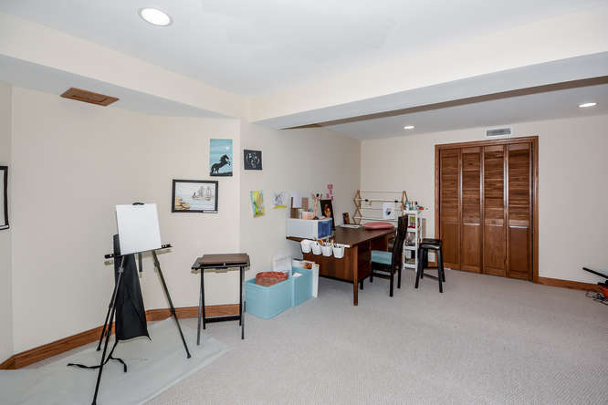 796 Teasel Lane Aurora, IL 60504 - Photo 26 of 37 a view of a livingroom with furniture and a window
