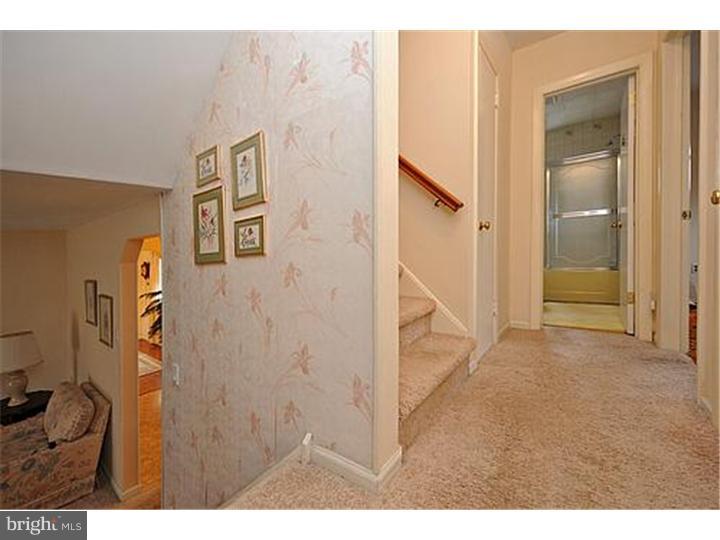 8411 Chippewa Road Philadelphia, PA 19128 - Photo 13 of 24 Hallway