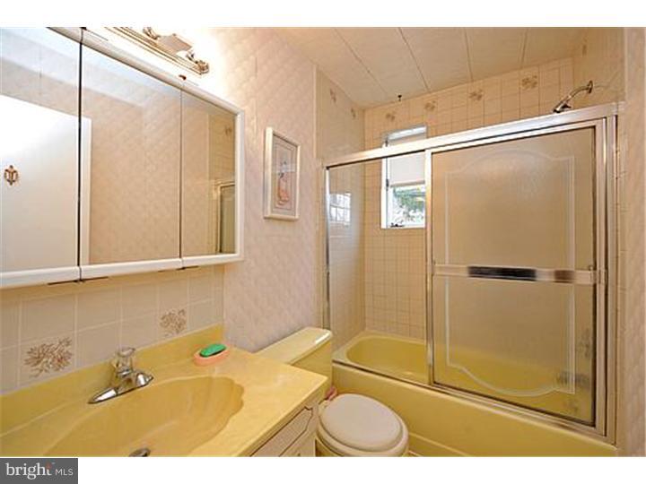8411 Chippewa Road Philadelphia, PA 19128 - Photo 18 of 24 Bathroom