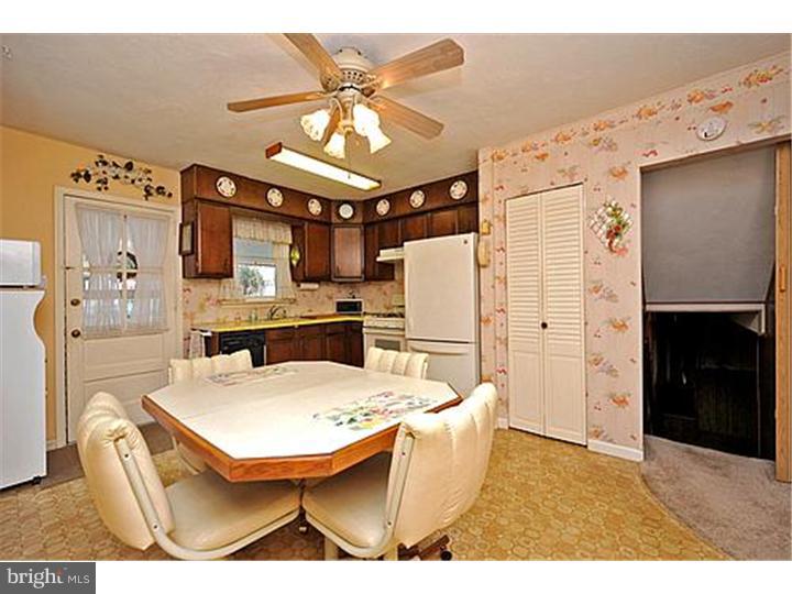 8411 Chippewa Road Philadelphia, PA 19128 - Photo 5 of 24 Kitchen