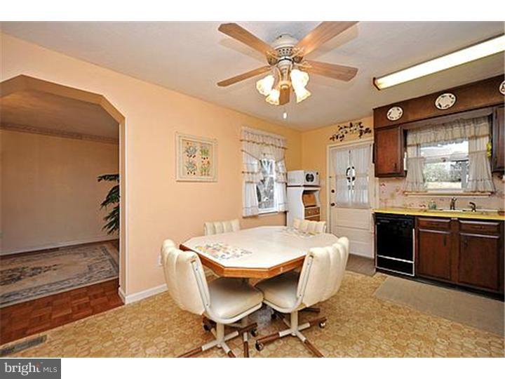 8411 Chippewa Road Philadelphia, PA 19128 - Photo 6 of 24 Kitchen