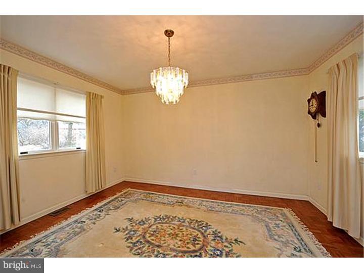 8411 Chippewa Road Philadelphia, PA 19128 - Photo 7 of 24 Dining Room