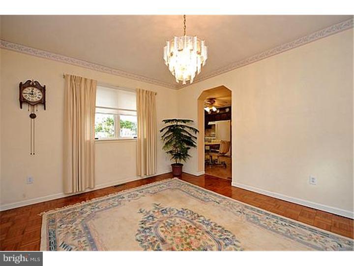 8411 Chippewa Road Philadelphia, PA 19128 - Photo 8 of 24 Dining Room