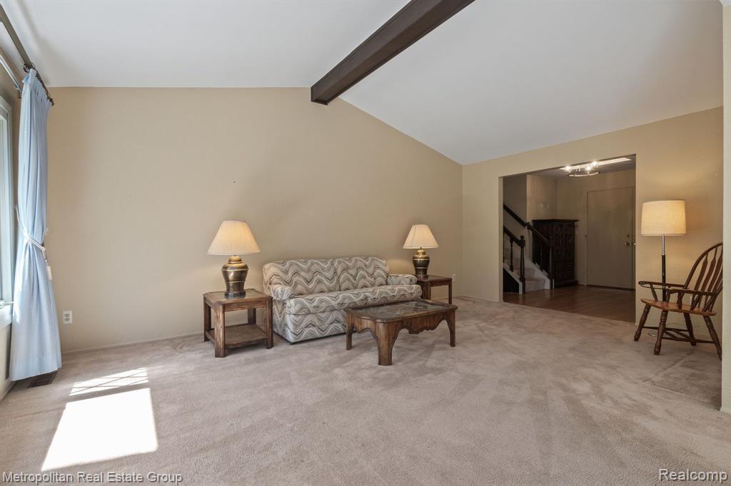 29607 High Valley Road Farmington Hills, MI 48331 - Photo 13 of 27