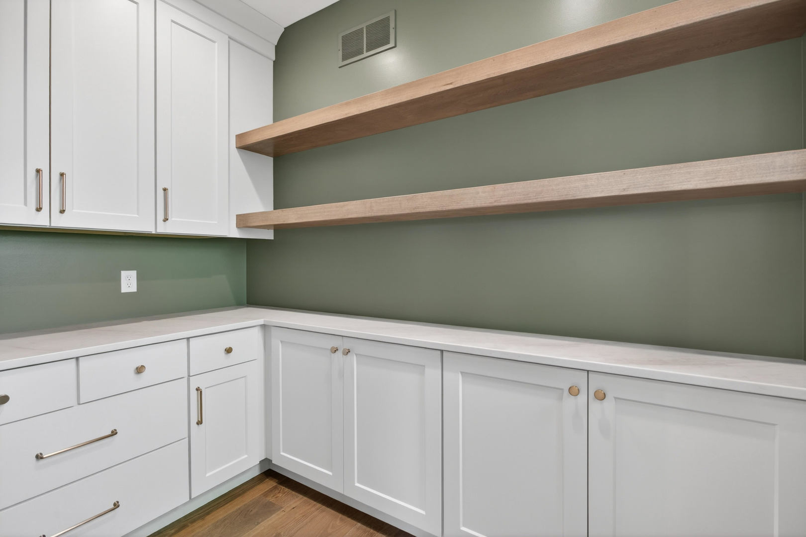 6928 Wilderness Pointe Bettendorf, IA 52722 - Photo 23 of 48 a view white cabinets