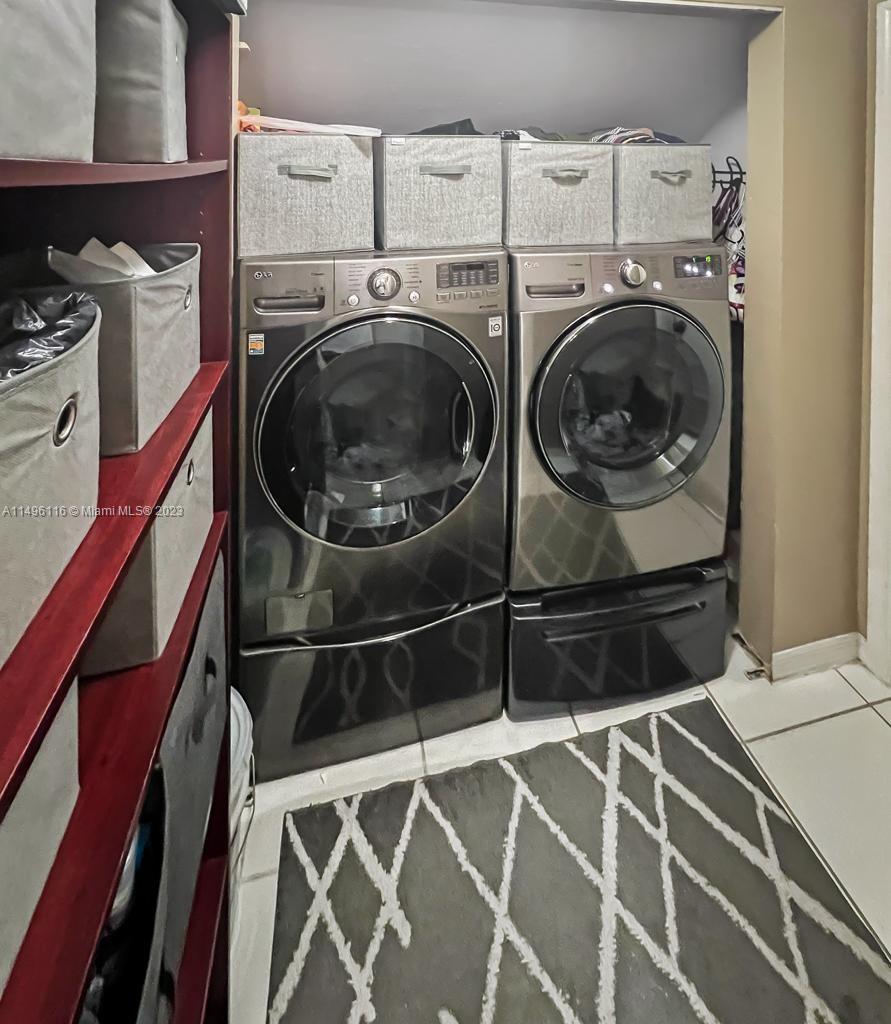 The Hammocks Miami, FL 33196 - Photo 10 of 20 a utility room with dryer and washer
