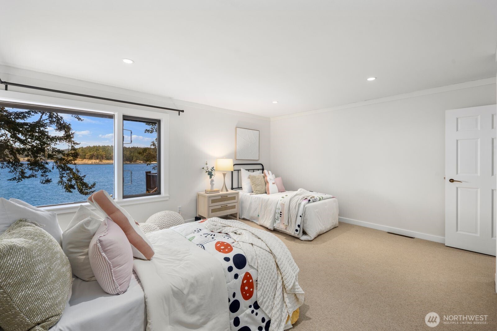 1501 Yacht Haven Road Friday Harbor, WA 98250 - Photo 23 of 40