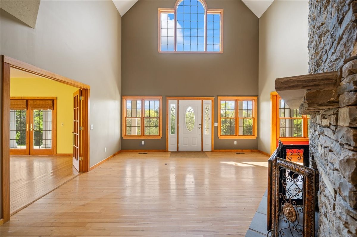 216 Old Wolf Hill Road Bethpage, TN 37022 - Photo 25 of 70 a view of an empty room with glass door