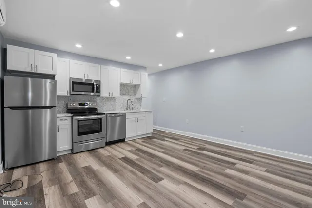 $2,100 | 1641 4th Street Northwest, Unit 2, Washington, DC 20001