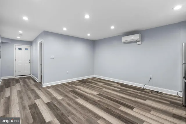 $2,100 | 1641 4th Street Northwest, Unit 2, Washington, DC 20001