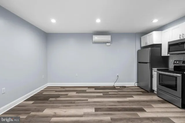 $2,100 | 1641 4th Street Northwest, Unit 2, Washington, DC 20001