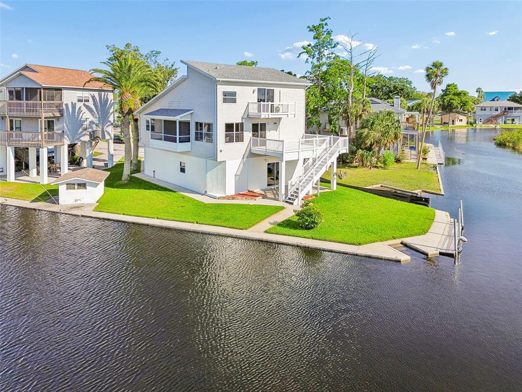 5247 Tropical Point Weeki Wachee, FL 34607 - Photo 6 of 95
