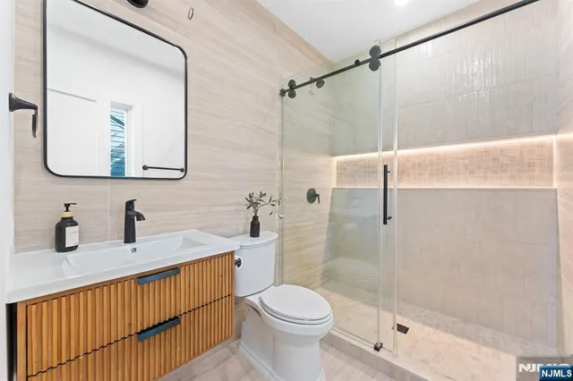 $1,849,000 | 110 Radburn Road, Glen Rock, NJ 07452