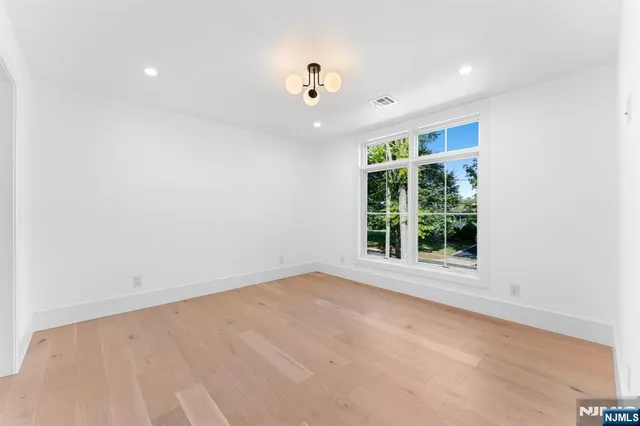 $1,849,000 | 110 Radburn Road, Glen Rock, NJ 07452