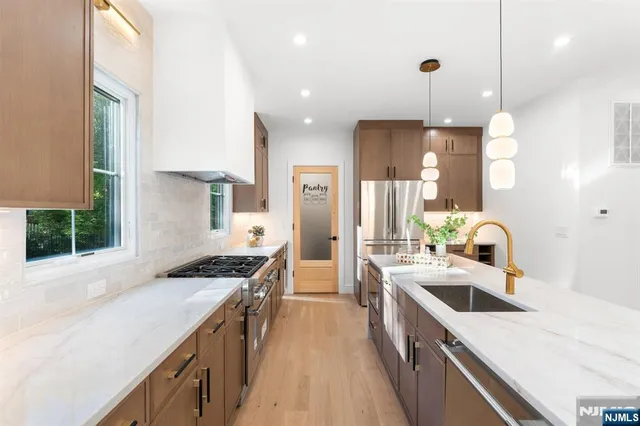 $1,849,000 | 110 Radburn Road, Glen Rock, NJ 07452