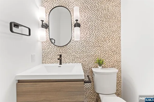 $1,849,000 | 110 Radburn Road, Glen Rock, NJ 07452