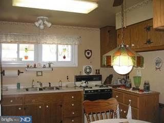 157 West County Line Road Hatboro, PA 19040 - Photo 3 of 6
